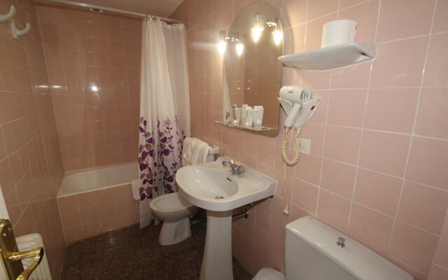 Hostal Emporda