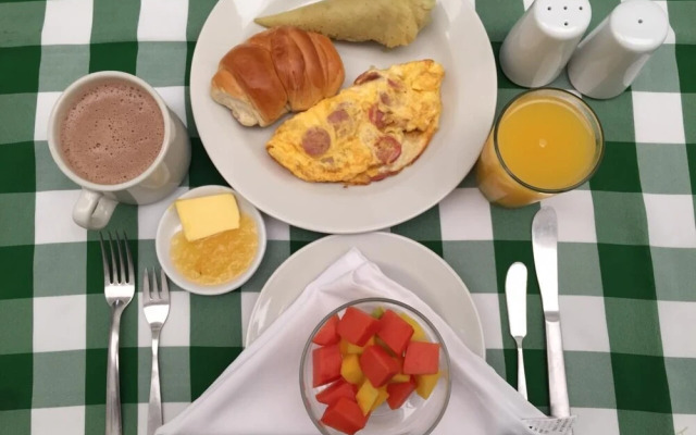 Hotel Cayena Inn