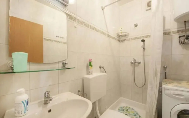 Apartments Mira -one Bedroom Apartment With Terrace and Sea View