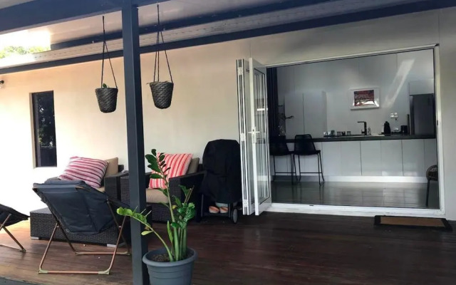 Sunshine Beach Hideaway