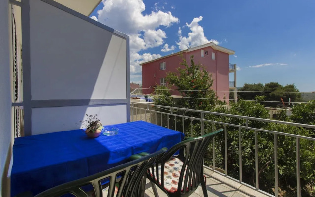 Vince - Free Parking - A1 Žuti