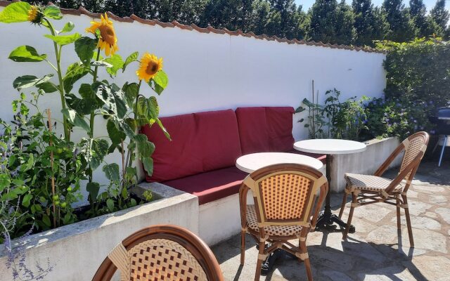 Hoby Gård Bed & Breakfast