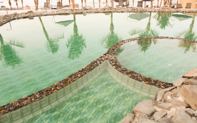 Eagles Beach Resort