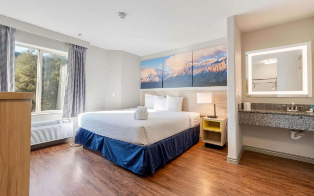 Days Inn by Wyndham Thornton