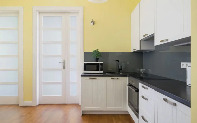 Cozy Apartment in the Center by Renters
