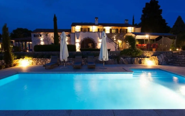 House of Olives Comfortable Holiday Residence