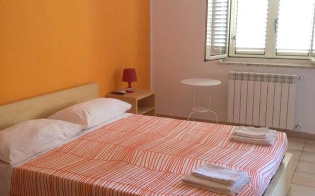 Apartment With 3 Bedrooms in Schiavonea, With Furnished Balcony - 100