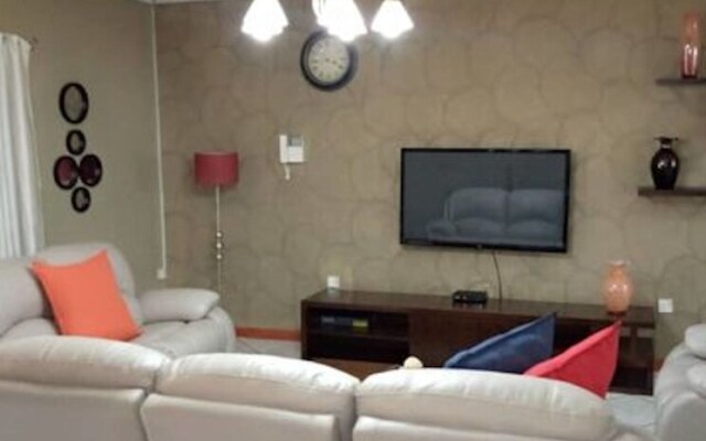 3 Bedrooms Exclusive House in Northmead