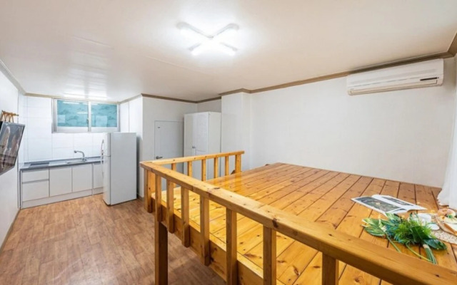 Goseong Jajackdo Aroma Pension