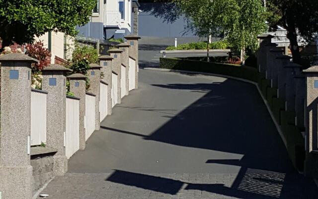 Bluestone On George
