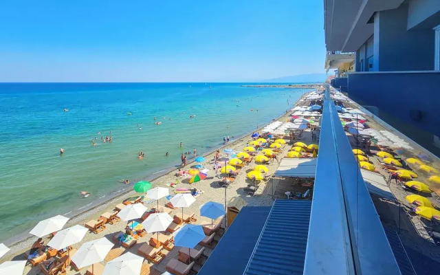 Akteon Girni Hotel