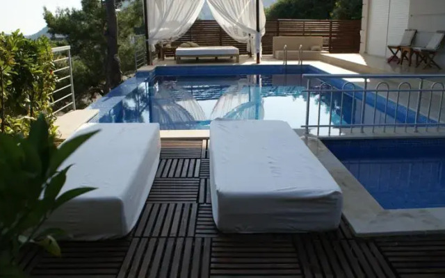 Villa Mira