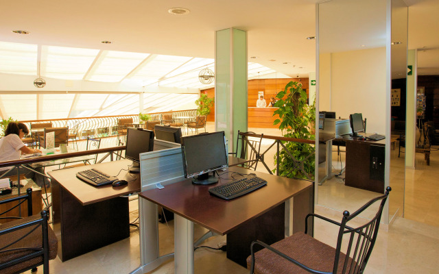 SBH Royal Monica