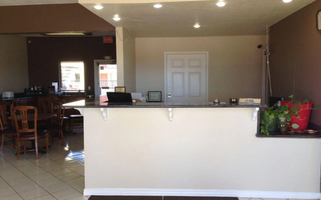 Hometown Inn & Suites