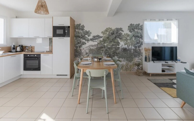 Charming House 300m From the sea