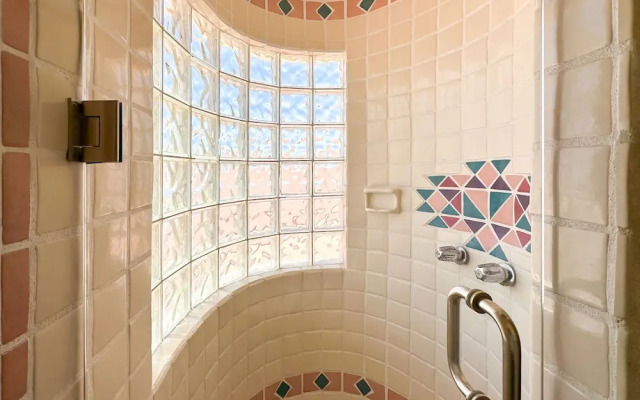 Your Beachfront Escape Close to Everything