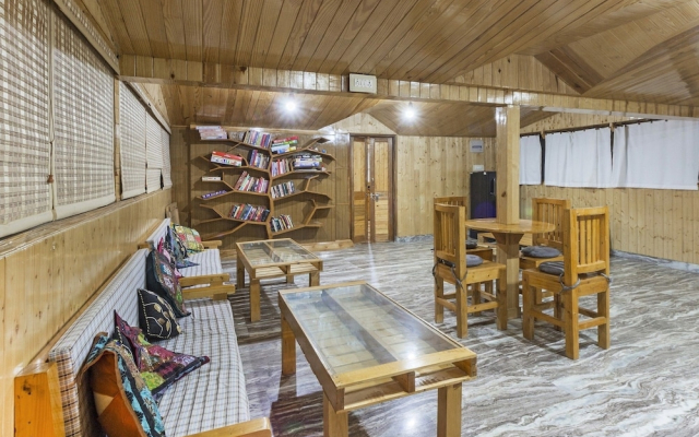 GuestHouser 1 BR Bed & Breakfast 83ac