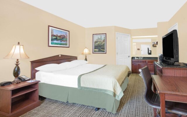 Baymont Inn & Suites - Roanoke Rapids