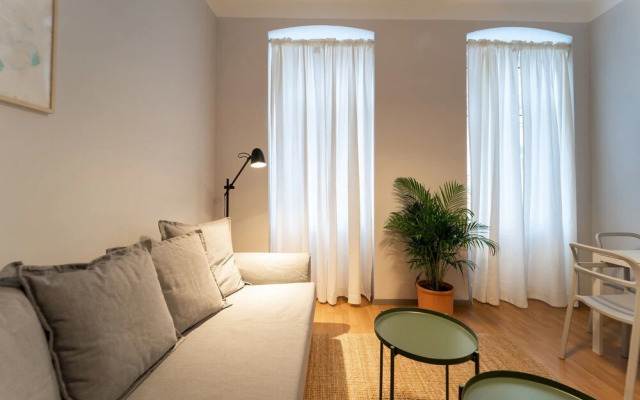 Modern And Lovely Apartment Close To The Center