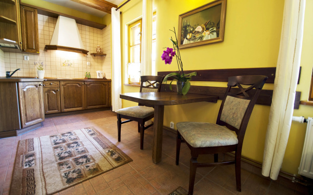 Hotel Dworek Wapionka