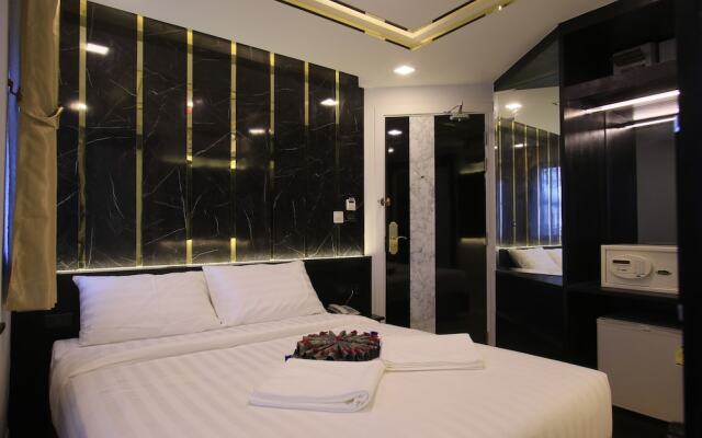 Pratunam Atrium Hotel