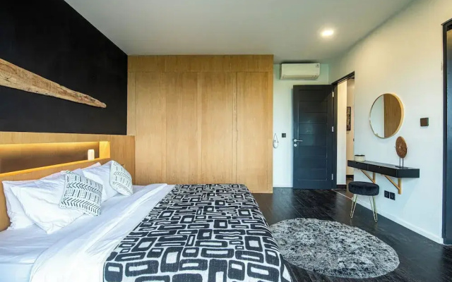 Elegant 6BR Clifftop Villa Near Bingin