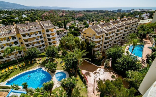SAA-Great 2 bed apt 10 min walk to Puerto Banus