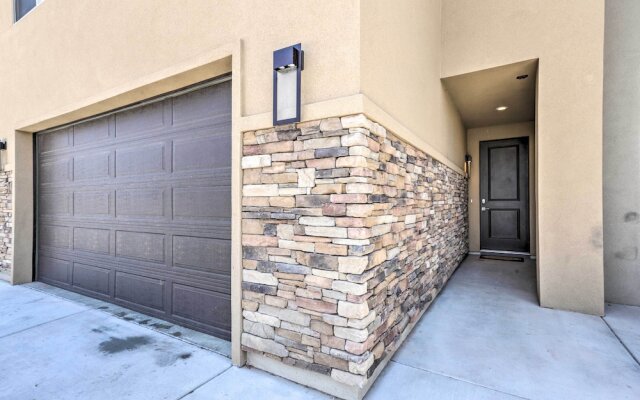 Luxury Downtown Moab Townhome w/ Pool Access!