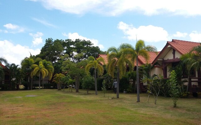 Lanta School Beach Resort
