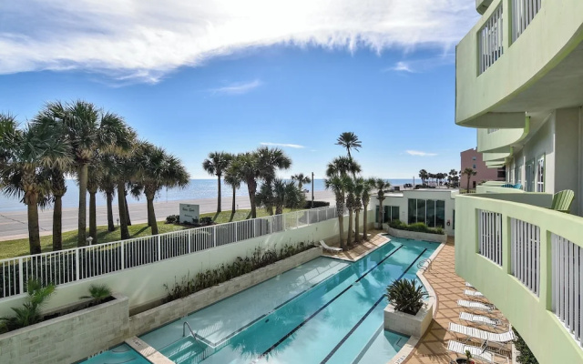 Penthouse Please! by Ryson Vacation Rentals