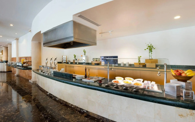 Courtyard By Marriott Cancun Airport