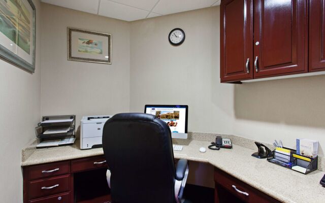 Hampton Inn & Suites Oakland Airport-Alameda