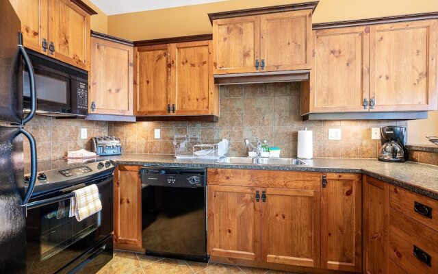 Bear's Paw Chalet - Amazing Location & Ski In/out