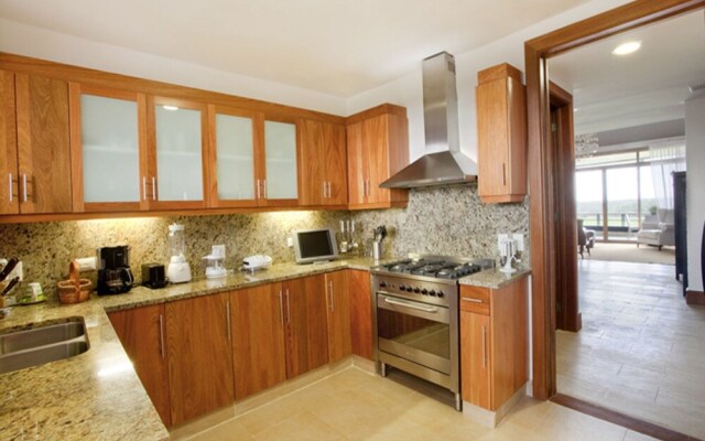 Los Altos Residences