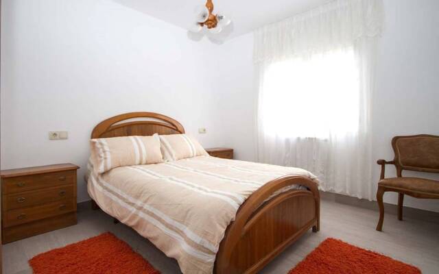 House - 3 Bedrooms with WiFi - 107748