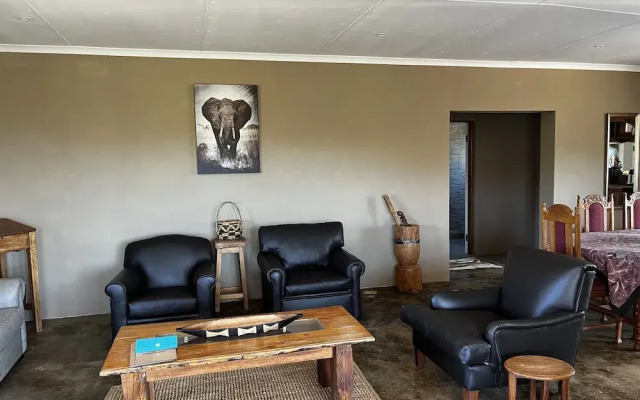 Zwartberg View Mountain Lodge