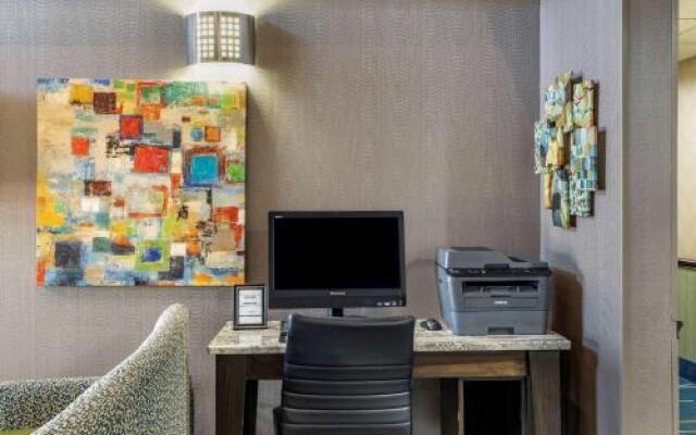 Comfort Inn & Suites