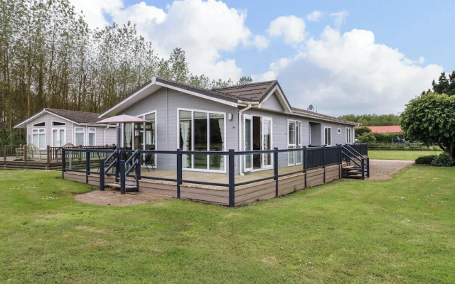 Owls Retreat, Lodge 11