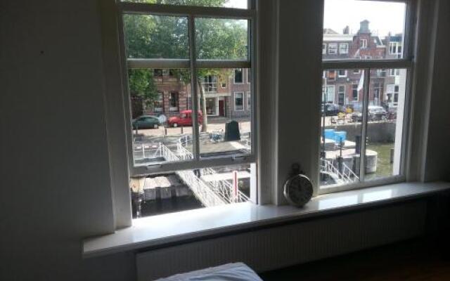 Nando's B&B Utrecht City Centre