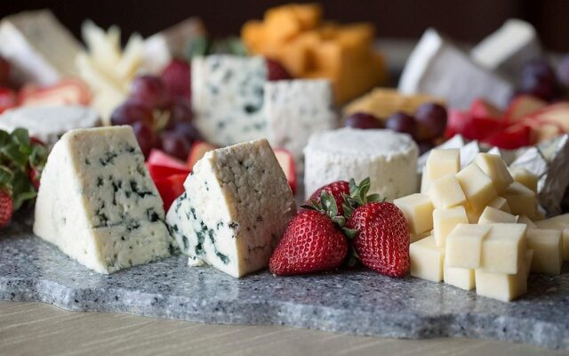 Marines Memorial Club & Hotel