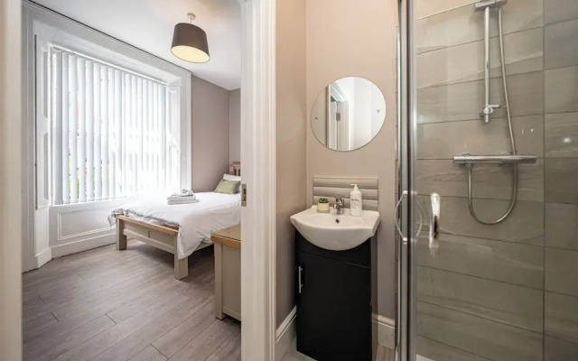 The Ivy House on Clarendon