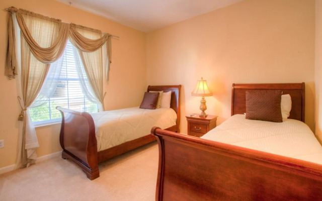 Lovely Third-floor Vista Cay Resort Condo!