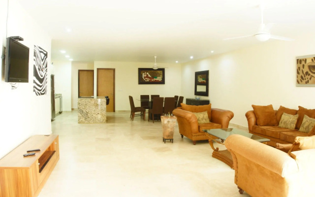 Pajaro de Fuego Pool & Terrace