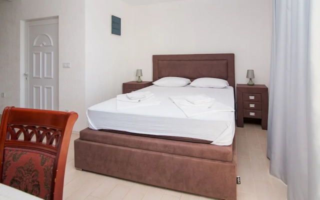 Open Sea Luxury Apartments