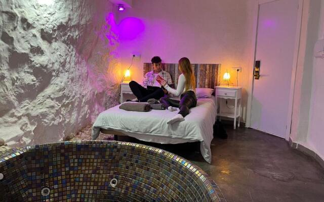 Fortress Jacuzzi Suites