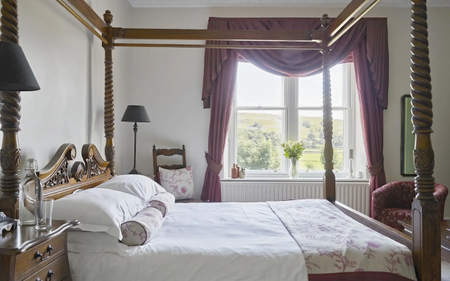 Tennant Arms Hotel