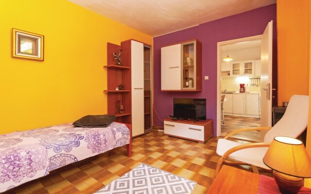Awesome Home in Duce With Wifi and 2 Bedrooms