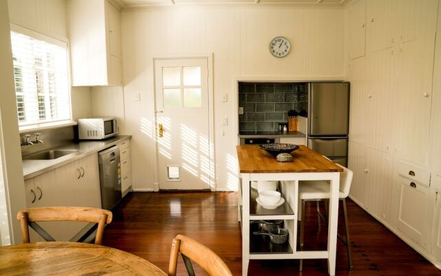 Gatehouse Mana Lodge