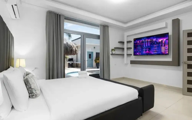 Magical Oasis 6BR w Large Pool Gazebo Views