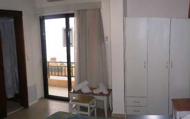 Camelia Studios & Apartments